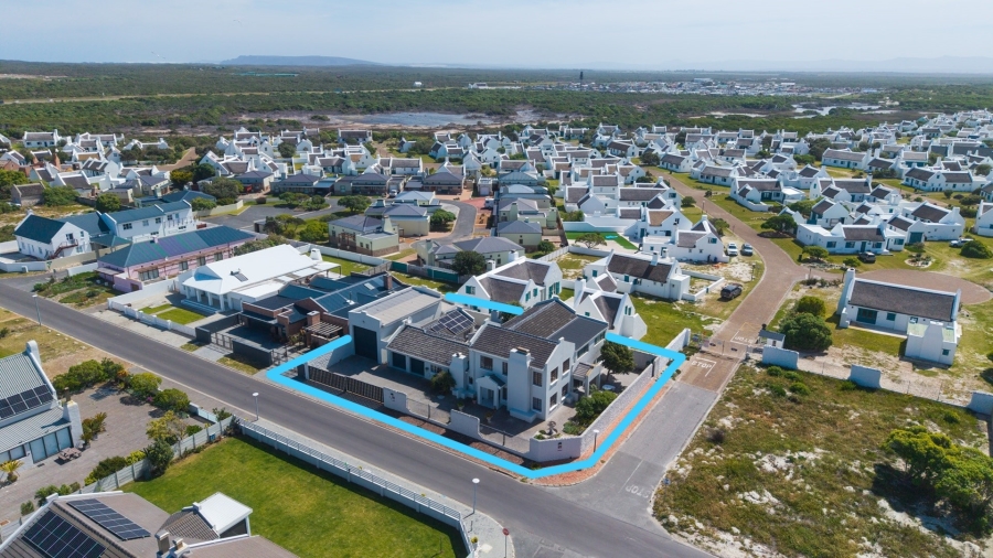 5 Bedroom Property for Sale in Struisbaai Western Cape